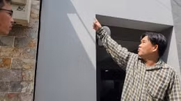 Người dân bất an khi những căn nhà xuất hiện nhiều vết nứt, nghiêng