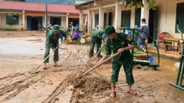 Nhiều trường ở các tỉnh 'tâm lũ' đón học sinh trở lại