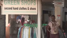 Quốc gia châu Phi tuyên chiến với quần áo secondhand