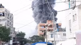 Truyền hình trực tiếp bắt trọn cảnh Israel không kích gần bệnh viện ở Gaza