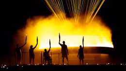 Lễ khai mạc đầy màu sắc khởi động 'cuộc cách mạng Paralympic'