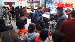 Giá vàng ngày 2/3/2024 lập đỉnh mọi thời đại, người dân xếp hàng dài chờ giao dịch