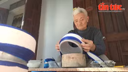 Trăn trở nghề làm khăn xếp truyền thống