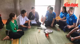 Đi từng ngõ, gõ từng nhà để điều tra, thu thập thông tin 53 dân tộc thiểu số