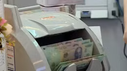 Lãi suất huy động tiếp đà giảm