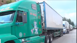 Lạng Sơn cảnh báo tình trạng ùn tắc hàng hóa chờ xuất khẩu