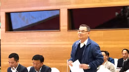 Trung tướng Tô Ân Xô cung cấp thông tin tới báo chí tại cuộc họp báo