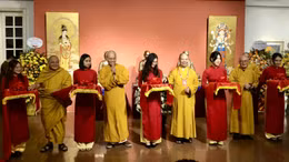Khai mạc triển lãm mỹ thuật Phật giáo ‘Sen đầu hạ’ lần thứ 8