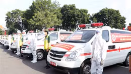 Bộ Quốc phòng bàn giao 30 xe cứu thương hỗ trợ TP Hồ Chí Minh phòng, chống COVID-19