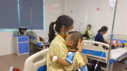 Trẻ nhập viện tăng đột biến, nhiều bệnh tăng nặng và có xu hướng dai dẳng hơn