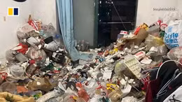 Cả năm không đổ rác, người phụ nữ bị đuổi khỏi nhà đi thuê