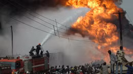 Cháy đường ống dẫn đầu ở Nigeria