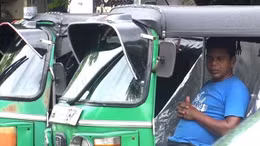 Dự án 'tuk-tuk xanh' bảo vệ môi trường ở Sri Lanka