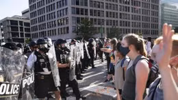 Nhiều bang tại Mỹ duy trì lệnh giới nghiêm