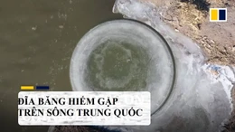  Đĩa băng hiếm gặp xuất hiện trên sông Trung Quốc