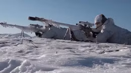 Video xạ thủ Nga ngụy trang tài tình tập trận tại vùng Viễn Đông