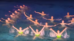 Người Triều Tiên bơi nghệ thuật đẹp mắt kỷ niệm ngày sinh cố lãnh đạo