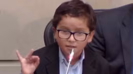 Thêm một nhà hoạt động biến đổi khí hậu 'nhí'