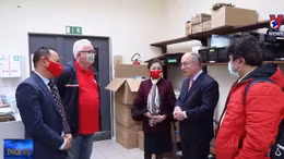 Video cộng đồng người Việt quyên tặng 100.000 khẩu trang cho 16 bang của Đức