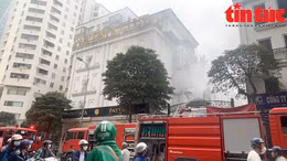 Cháy quán karaoke trên đường Nguyễn Tuân