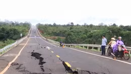 Đình chỉ chức vụ nhiều lãnh đạo liên quan vụ đường chưa nghiệm thu đã hỏng