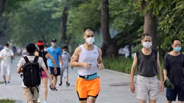 Người dân Thủ đô nhộn nhịp tập thể dục sau gần 3 tháng tạm dừng để phòng dịch