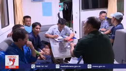 Bắt quả tang 4 tàu cá vi phạm quy định về khai thác hải sản trên biển