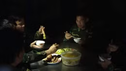 Bộ đội ‘ăn núi, ngủ rừng’ kiểm soát chặt biên giới