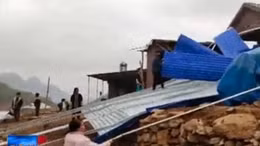 Mưa đá gây tốc mái hơn 1.000 hộ dân tại Lai Châu