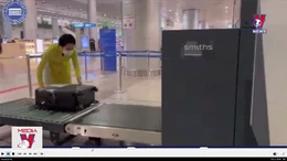 4 tiếp viên xách ma túy được trả tự do