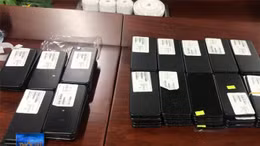 Bắt lô hàng gần 500 chiếc iPhone nhập lậu