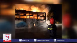 Ô tô khách cháy rụi trên đường tránh Vinh, Nghệ An