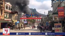 Đốt lửa hun thịt, một nhà hàng bị thiêu rụi