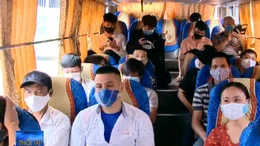 Bất chấp lệnh cấm, nhiều nhà xe vẫn 'vô tư' chở khách quá số người quy định