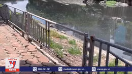 Hàng loạt lan can bờ sông Hà Nội: ‘Có như không thì ai dám đi qua’