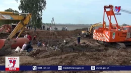 Nỗ lực cứu nạn bé trai lọt cọc bê tông liên tục hơn 75 giờ