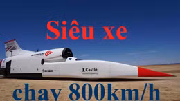 Siêu xe lai tàu vũ trụ phóng như tên bắn trên sa mạc
