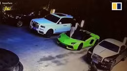 Nam thanh niên say xỉn liên tục đập phá 4 siêu xe