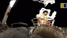 Phi hành gia Trung Quốc rời mô đun trạm vũ trụ, làm việc ngoài không gian 7 tiếng