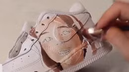 Những tác phẩm nghệ thuật trên giày