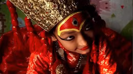 Cuộc sống của 'nữ thần sống' 8 tuổi ở Nepal