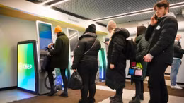 Lệnh trừng phạt đang tác động đến nền kinh tế và người dân Nga thế nào