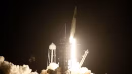 Khoảnh khắc SpaceX thực hiện sứ mệnh lịch sử đưa phi hành gia NASA lên ISS