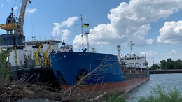 Ukraine công bố video vây bắt tàu chở dầu, thẩm vấn thủy thủ Nga