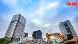  ‘Núi rác’ 600 tấn bốc mùi hôi thối nhiều ngày nay tại khu vực quận Cầu Giấy 