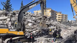 Đoàn cứu hộ Việt Nam triển khai dò rada tại vị trí tìm kiếm cứu nạn mới