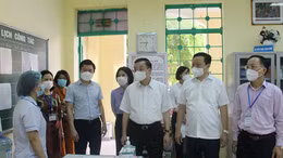 Video Chủ tịch UBND thành phố Hà Nội kiểm tra công tác thi tốt nghiệp THPT