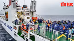 Xúc động Lễ tưởng niệm các AHLS hy sinh và ngư dân tử nạn trên biển vịnh bắc bộ