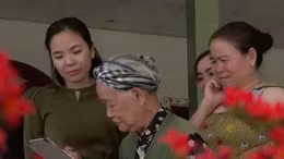 Nữ họa sĩ rong ruổi 63 tỉnh, thành khắc họa Mẹ Việt Nam anh hùng