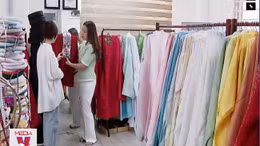 Cách tân trang phục truyền thống - ranh giới giữa nghệ thuật và phản cảm